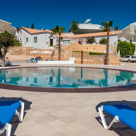 Апартаменти Oleandro Country Club *