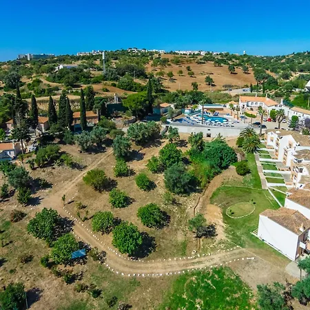 Oleandro Country Club Апартаменти *